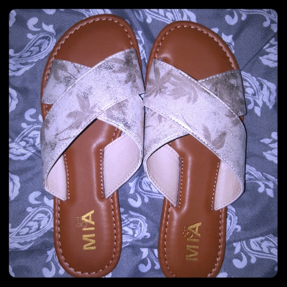Criss cross sandals